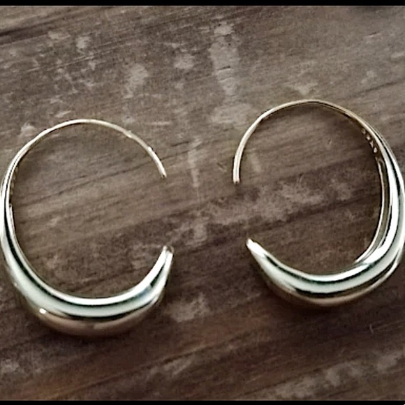 STERLING SILVER HOOP MINIMALIST EARRINGS - Picture 6 of 9